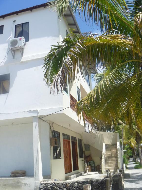 Hotel Casa Los Delfines Puerto Villamil Exterior foto