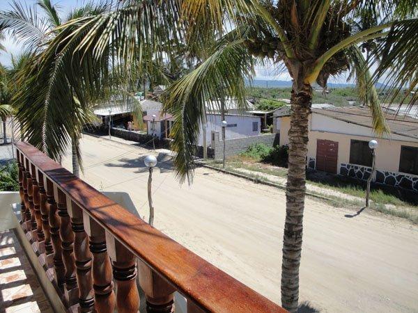 Hotel Casa Los Delfines Puerto Villamil Exterior foto