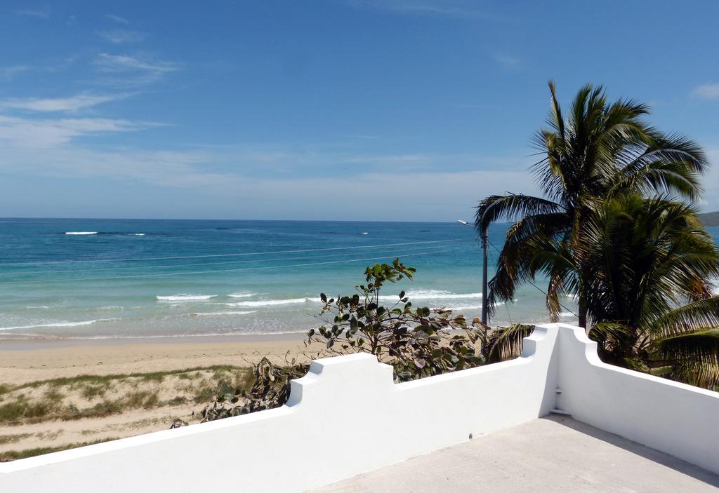 Hotel Casa Los Delfines Puerto Villamil Exterior foto
